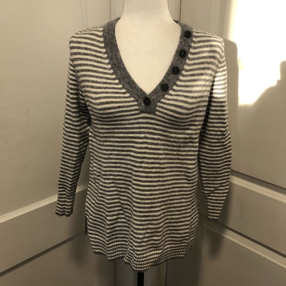 Anthropologie ladies sweater size xs - Picture 1 of 5